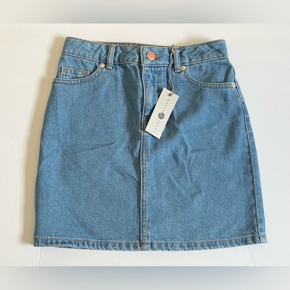 NWT Heels & Jeans Women’s Light Wash Mini Skirt SZ 26🩵 - Picture 1 of 14